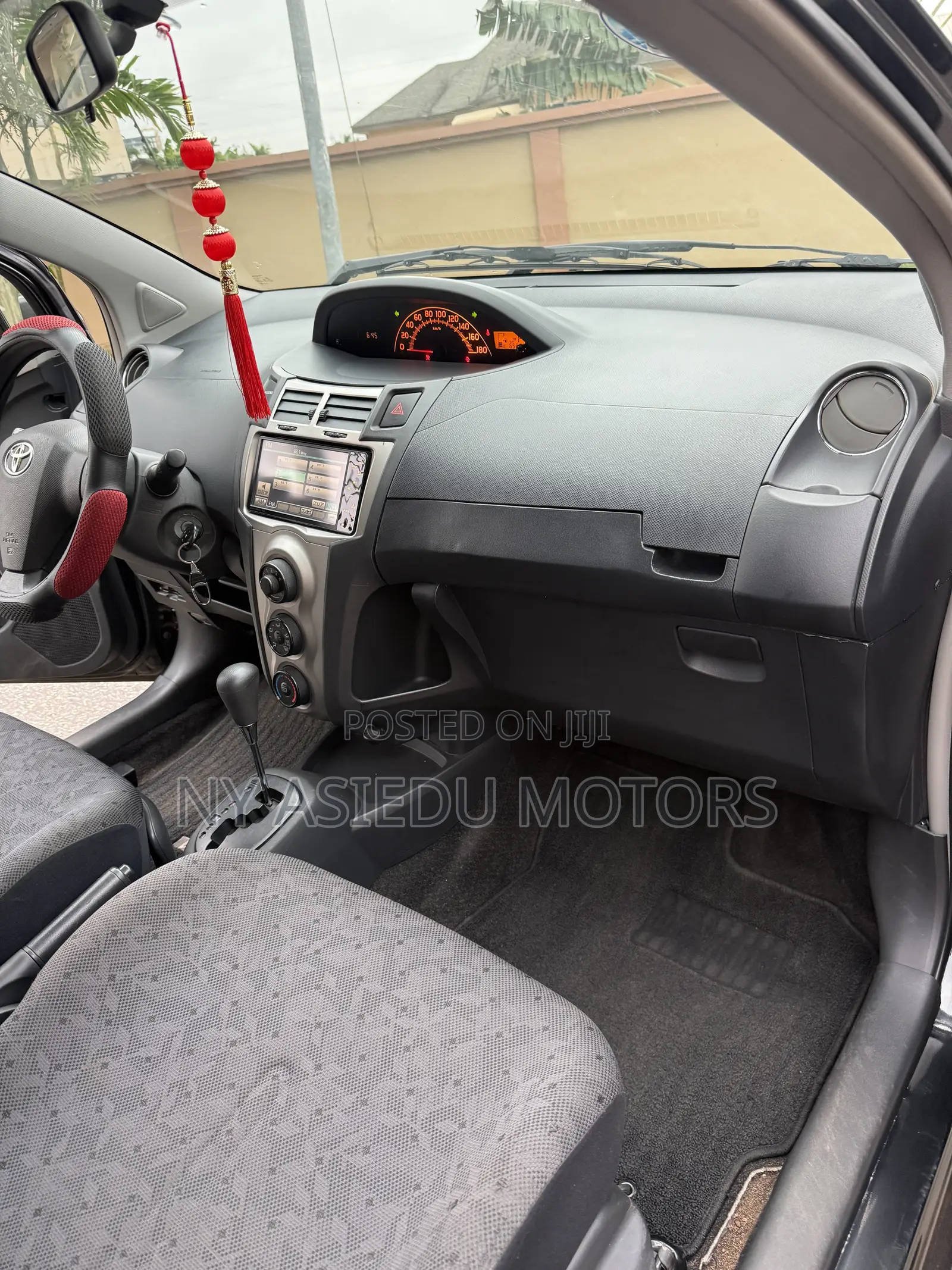 Toyota Vitz 1.5 FWD 3dr 2010 Black