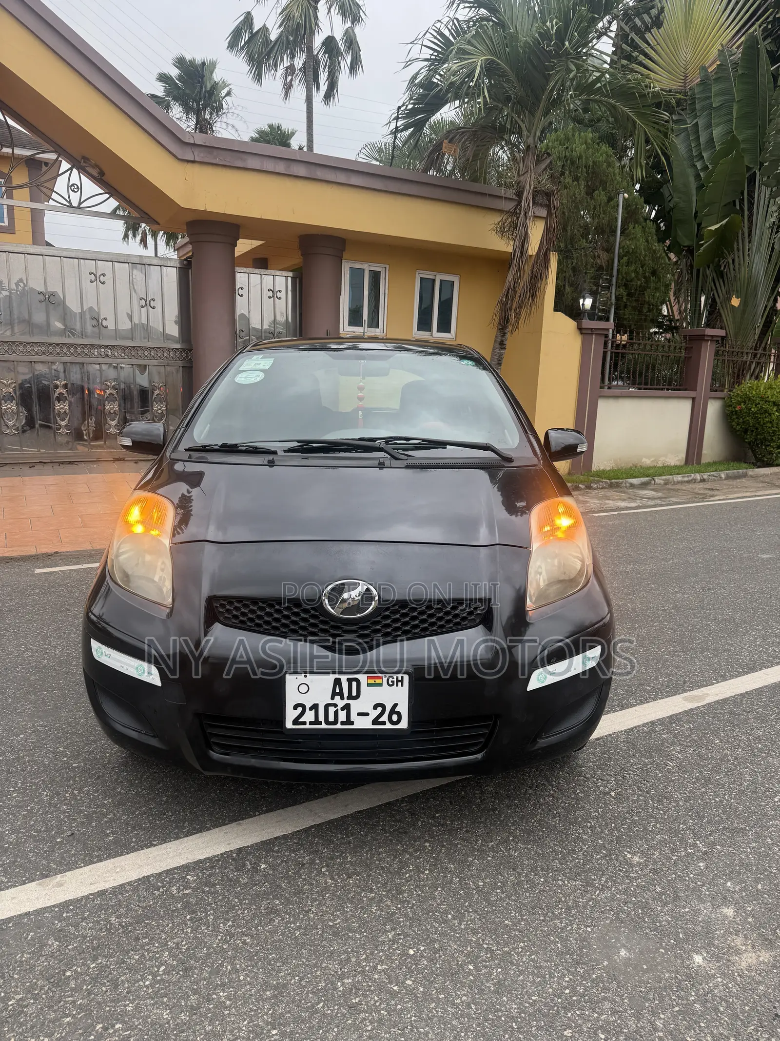 Toyota Vitz 1.5 FWD 3dr 2010 Black