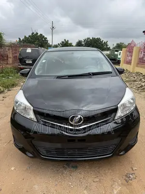 Toyota Vitz 2013 Black