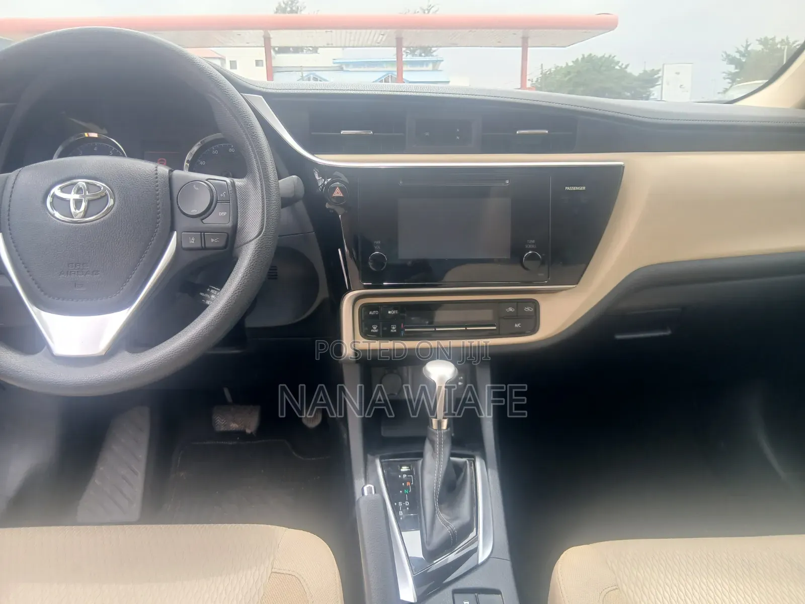 Toyota Corolla LE ECO 4dr Sedan (1.8L 4cyl CVT) 2017 Red