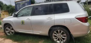 Toyota Highlander 2010 Silver