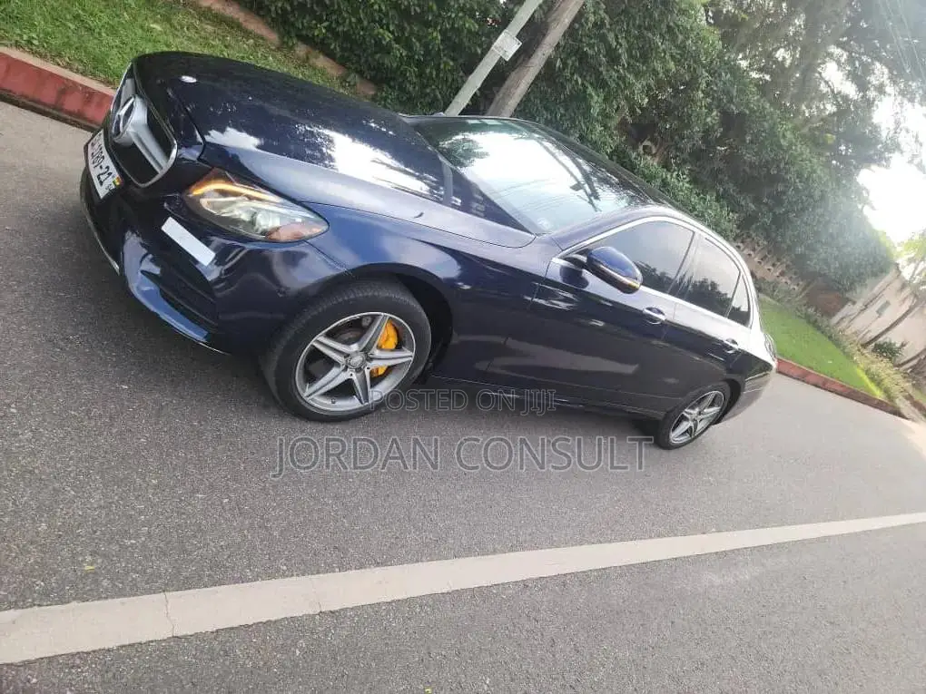 Mercedes-Benz E300 2018 Blue