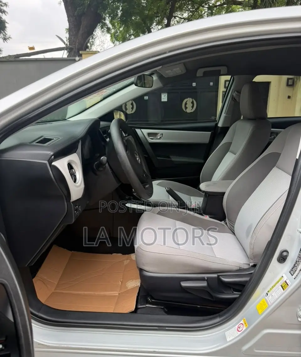 Toyota Corolla 2019 Silver