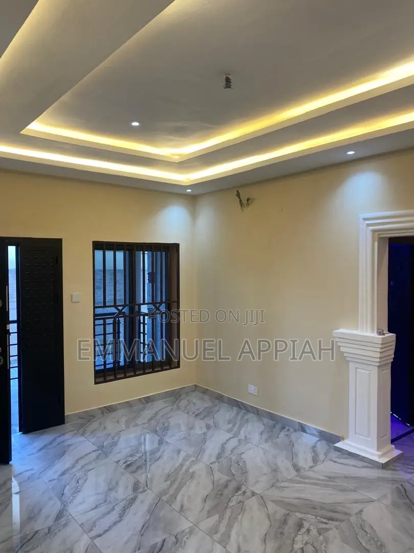 2bdrm Apartment in Ayibwe Town, Accra Metropolitan for rent