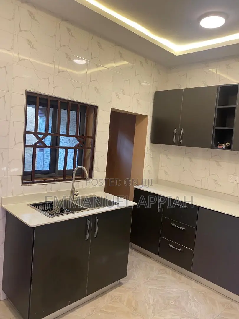 2bdrm Apartment in Ayibwe Town, Accra Metropolitan for rent