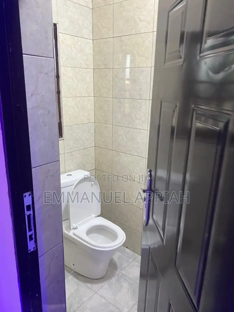 2bdrm Apartment in Ayibwe Town, Accra Metropolitan for rent