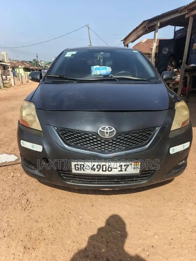 Toyota Yaris 1.5 2009 Gray