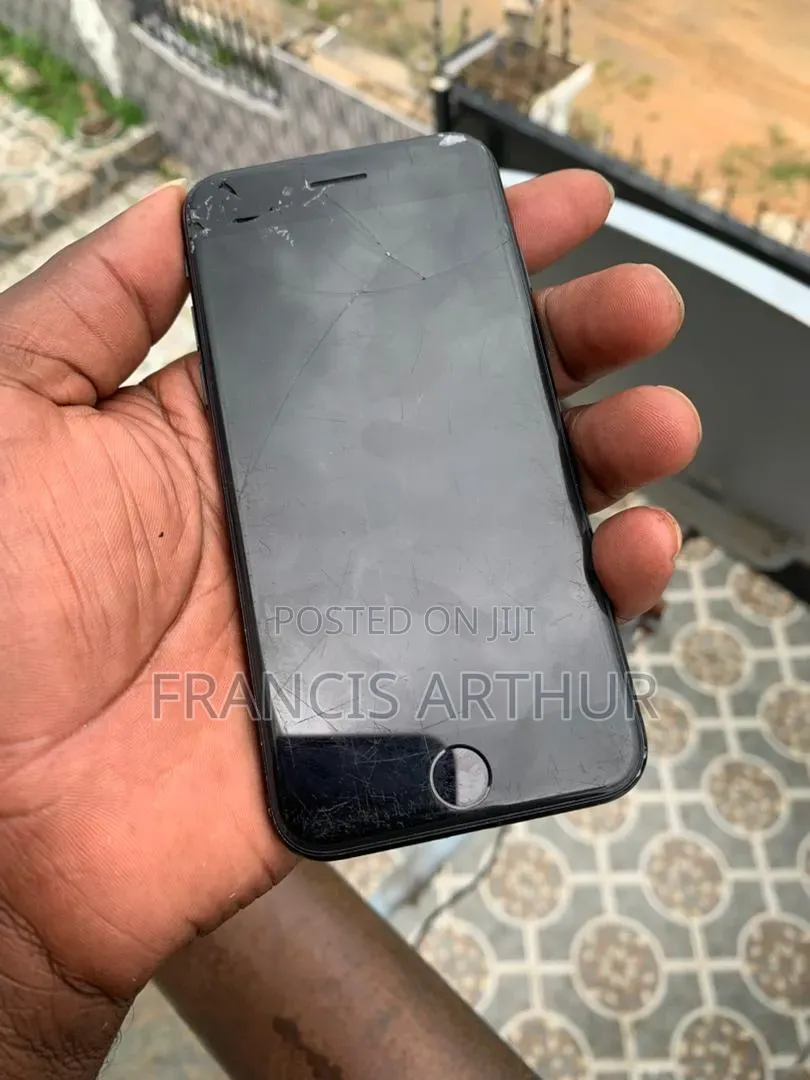 Apple iPhone SE (2022) 64 GB Blue