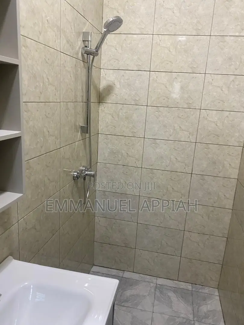 2bdrm Apartment in Ayibwe Town, Accra Metropolitan for rent