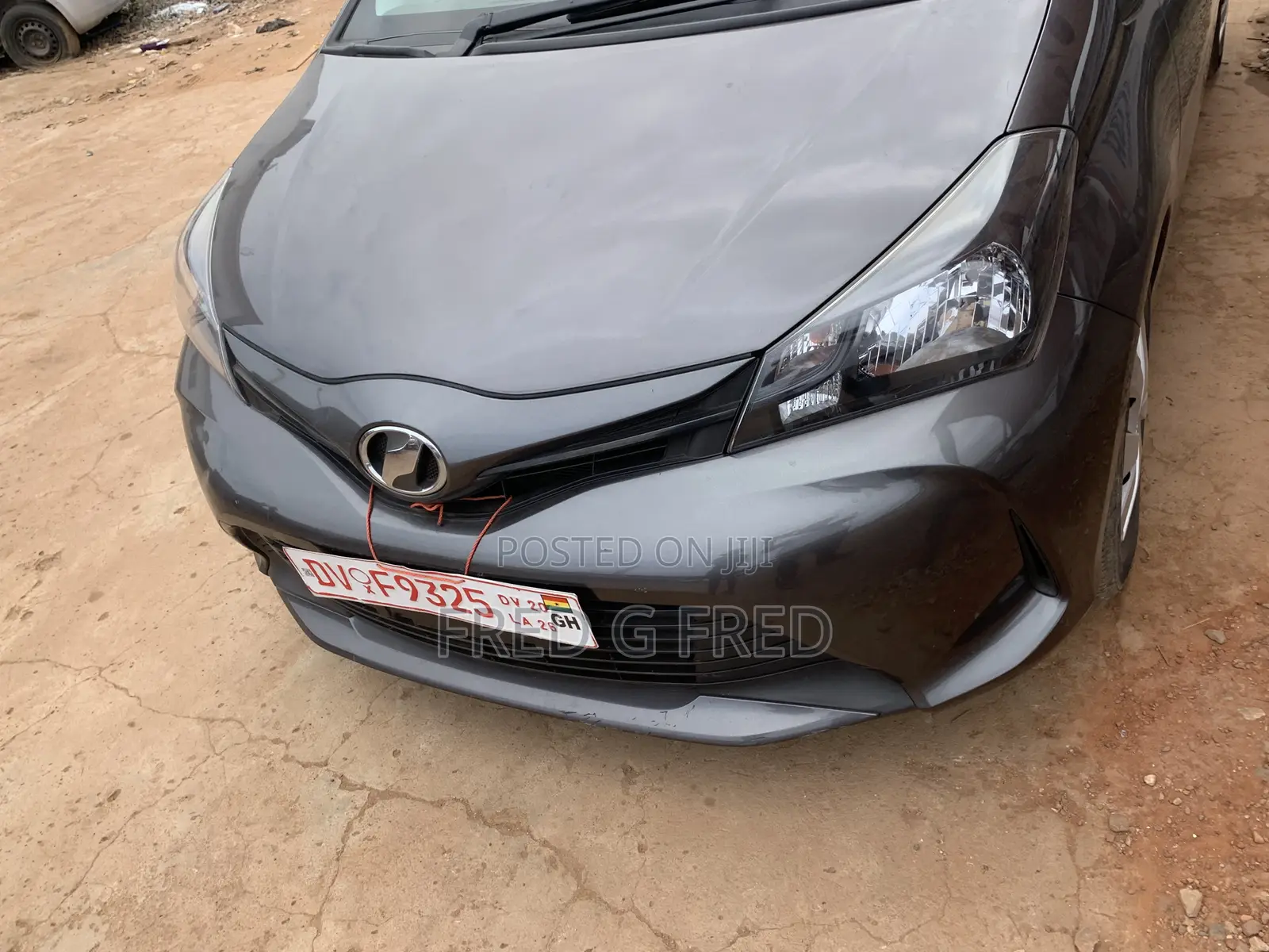 Toyota Vitz 1.3 AWD 5dr 2015 Gray