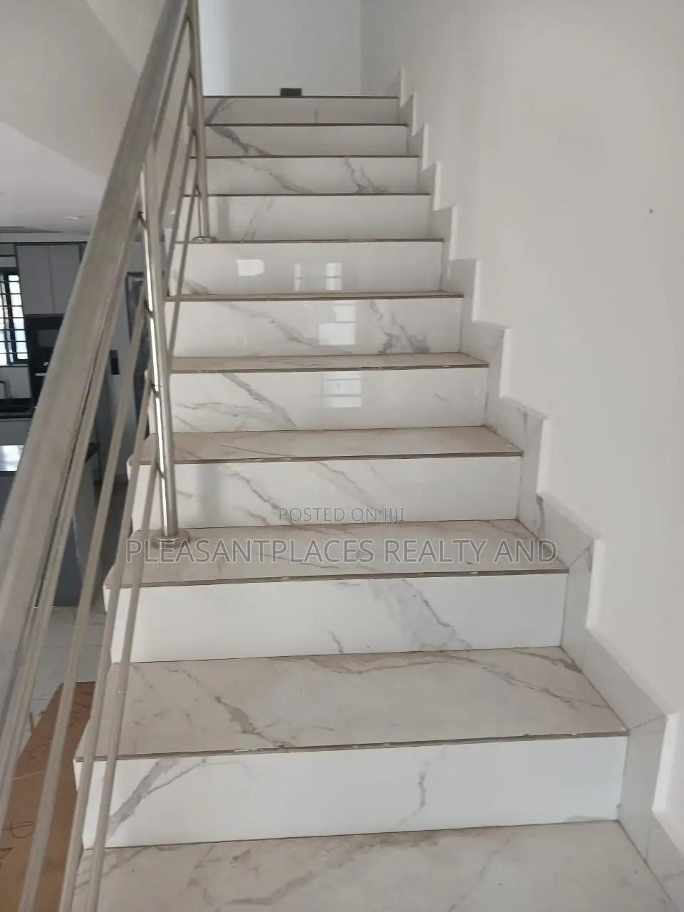 2bdrm Townhouse / Terrace in Pleasantplaces And, Nmai-Dzorn for rent