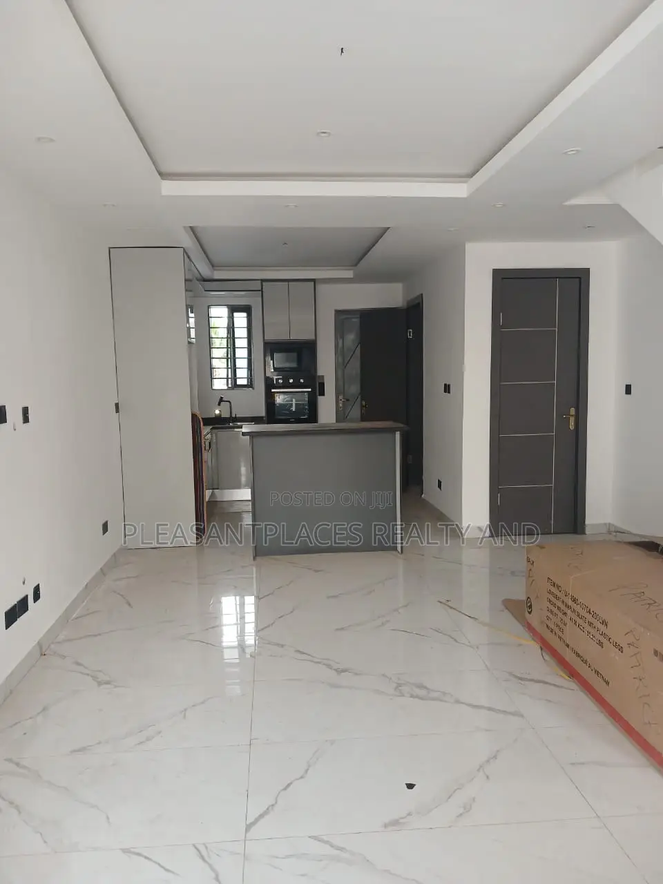 2bdrm Townhouse / Terrace in Pleasantplaces And, Nmai-Dzorn for rent