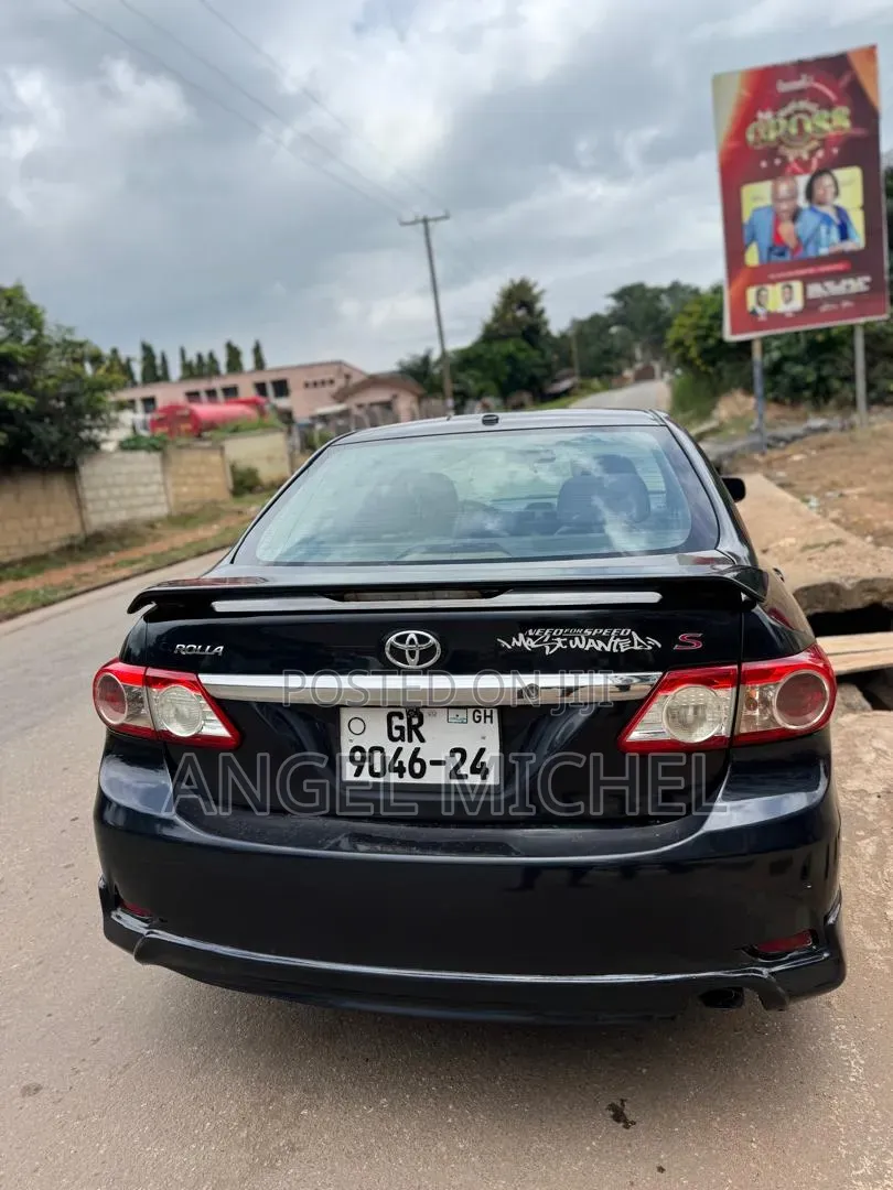 Toyota Corolla 2013 Black