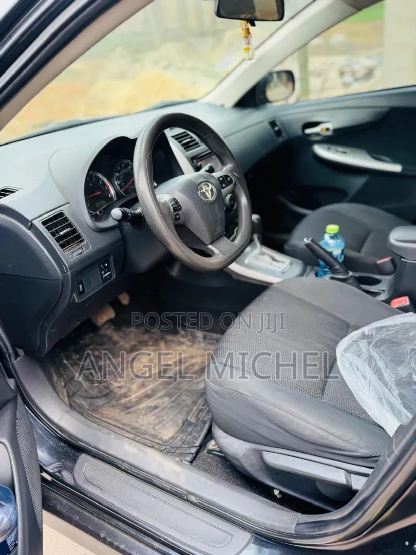 Toyota Corolla 2013 Black