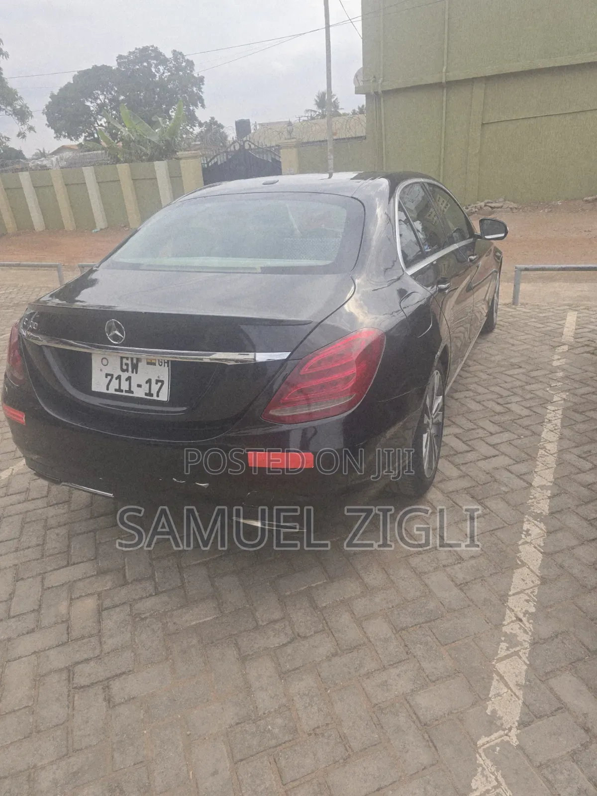 Mercedes-Benz C300 2016 Black