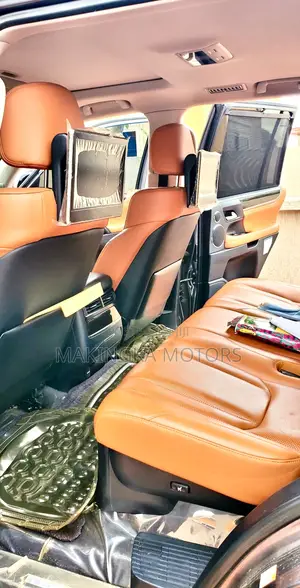 Lexus LX 570 AWD 2017 Pearl