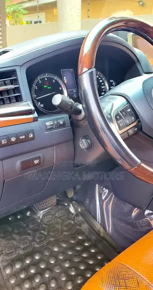 Lexus LX 570 AWD 2017 Pearl
