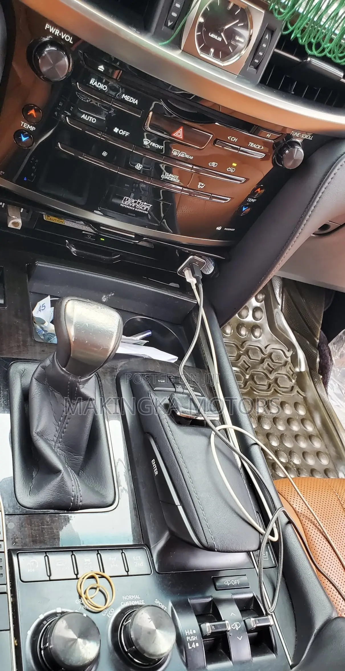 Lexus LX 570 AWD 2017 Pearl