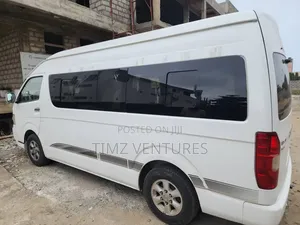 Toyota HiAce 2012 White