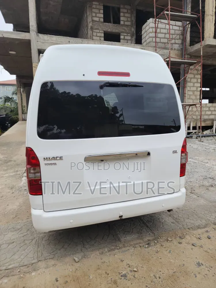 Toyota HiAce 2012 White