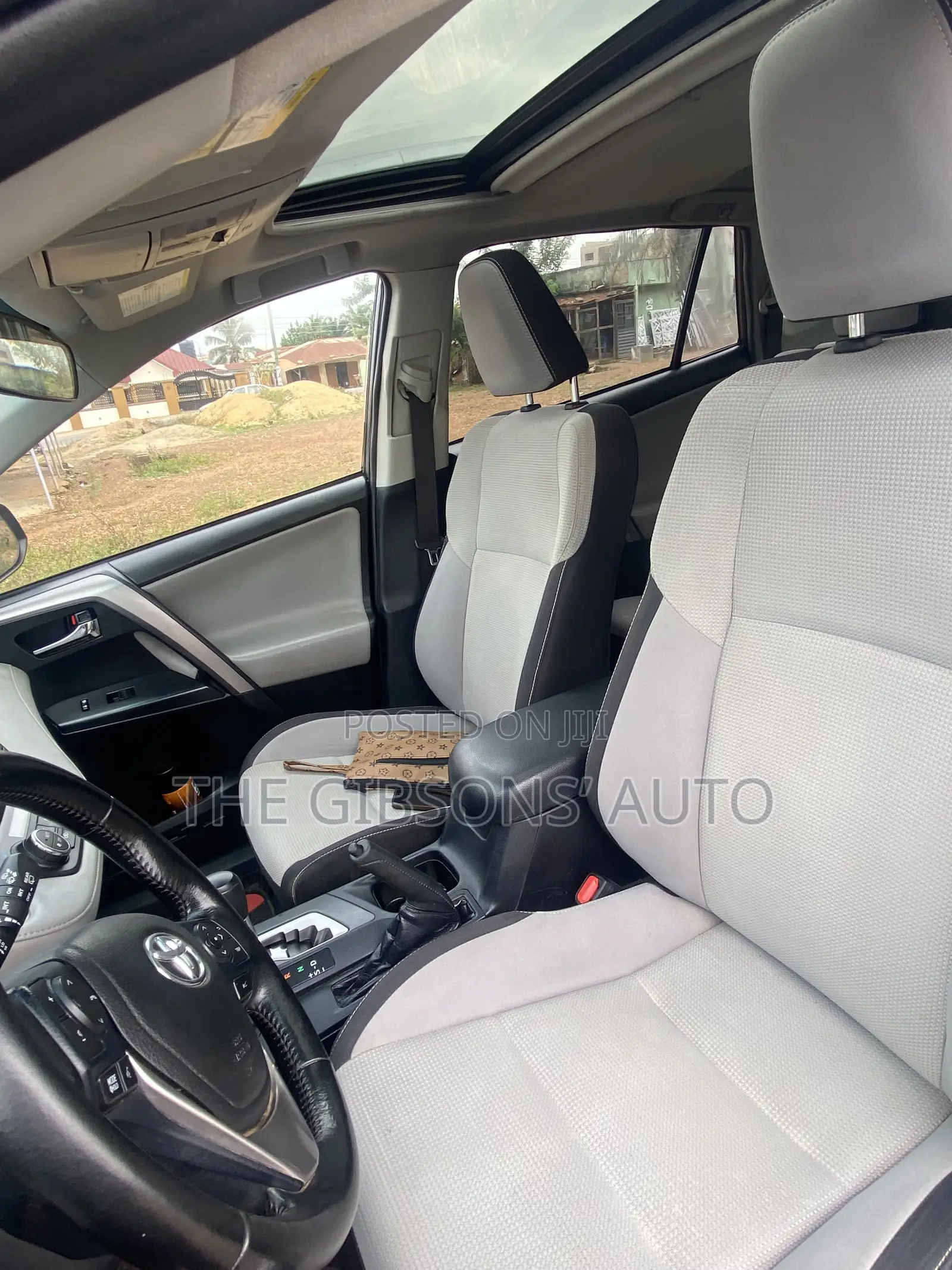 Toyota RAV4 XLE 4dr SUV AWD (2.5L 4cyl 6A) 2018 Gray