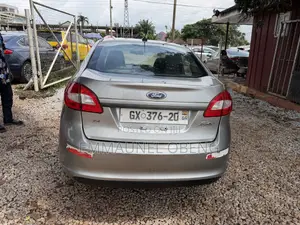 Ford Fiesta 2012 Silver