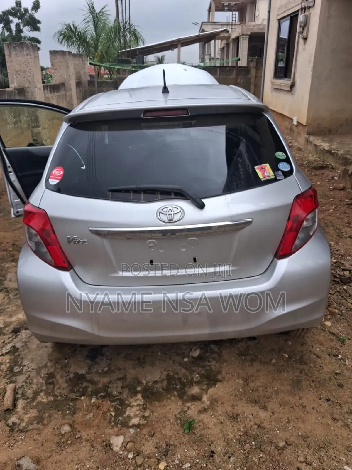 Toyota Vitz 2014 Silver
