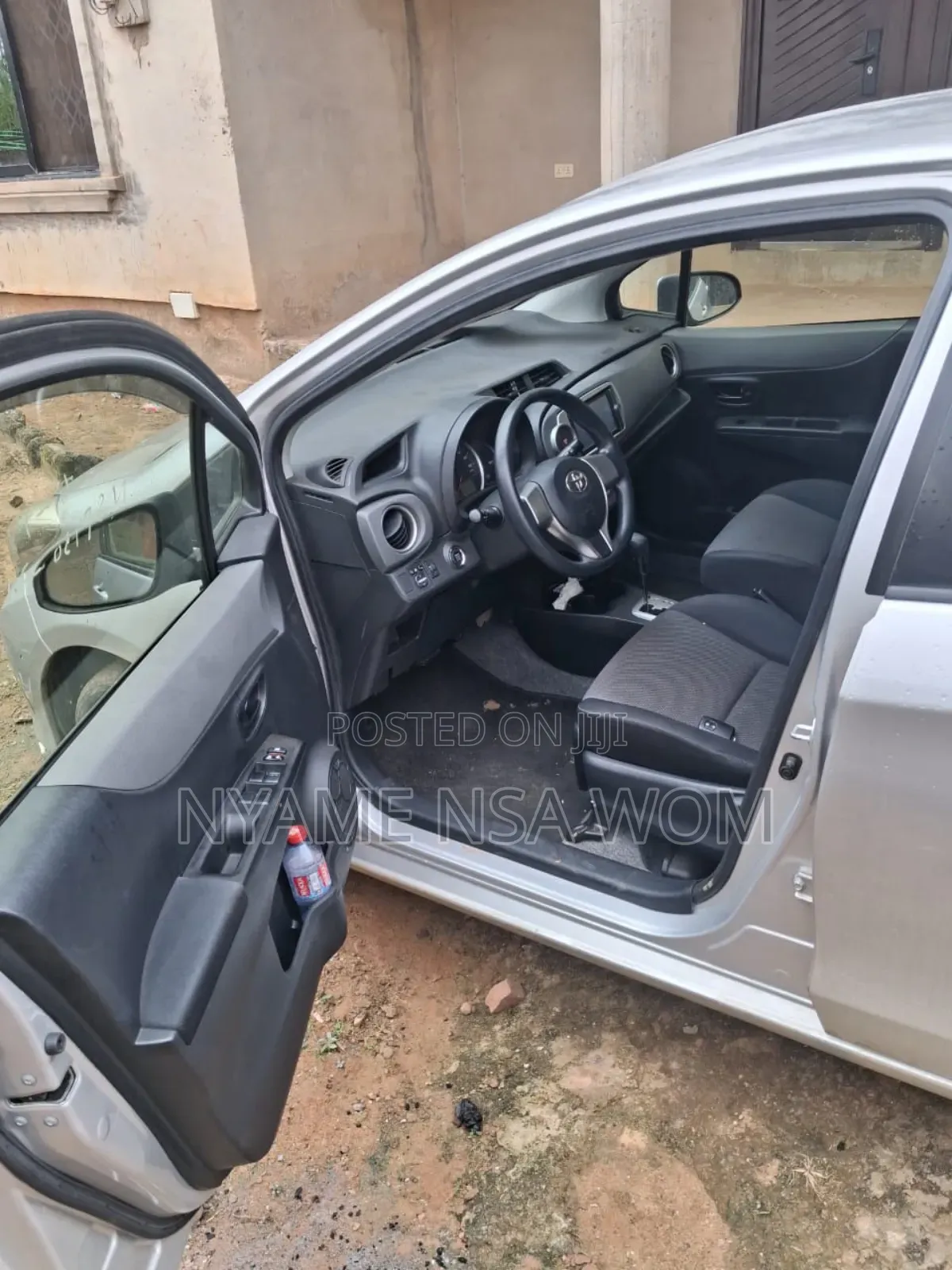 Toyota Vitz 2014 Silver