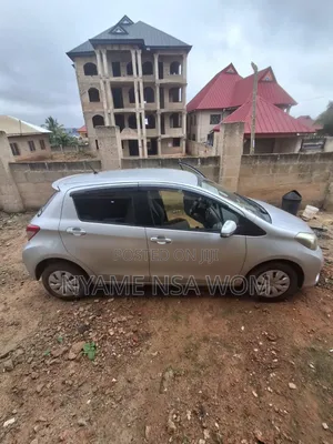 Toyota Vitz 2014 Silver