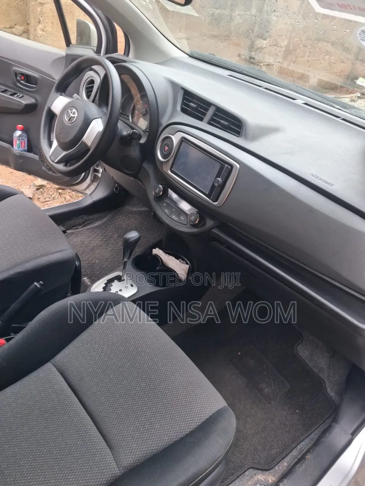 Toyota Vitz 2014 Silver