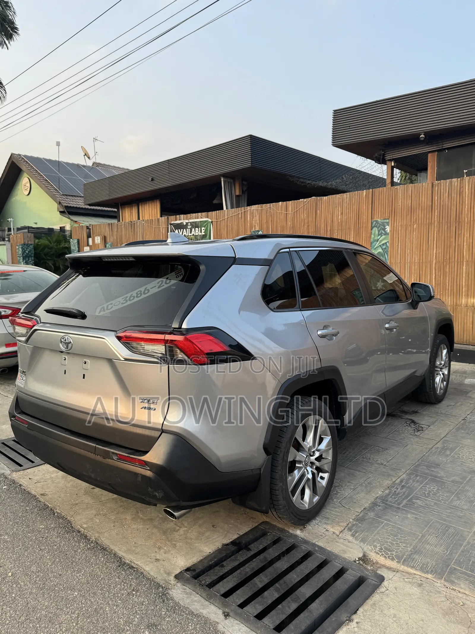 Toyota RAV4 XLE Premium AWD 2020 Silver
