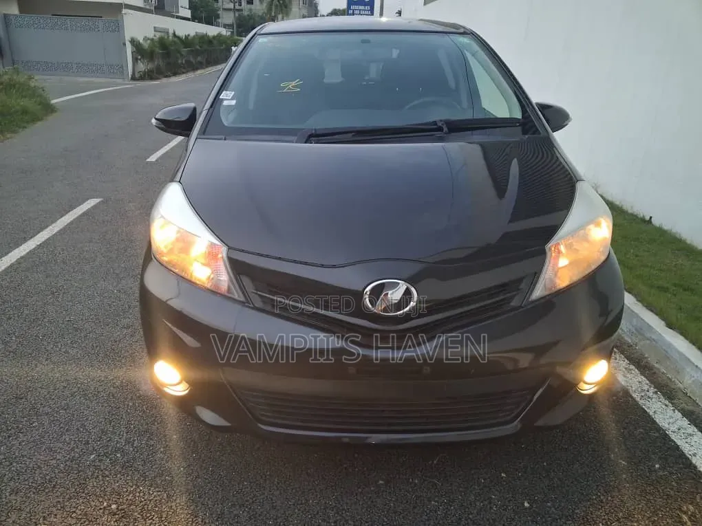 Toyota Vitz 2013 Black
