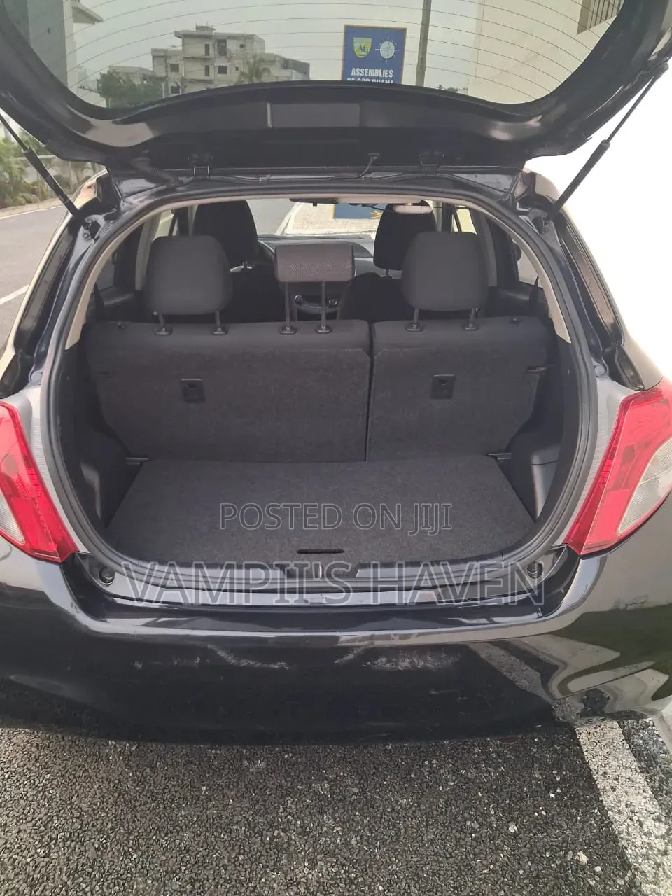 Toyota Vitz 2013 Black