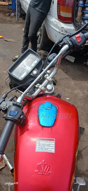 Royal RY125 2025 Red