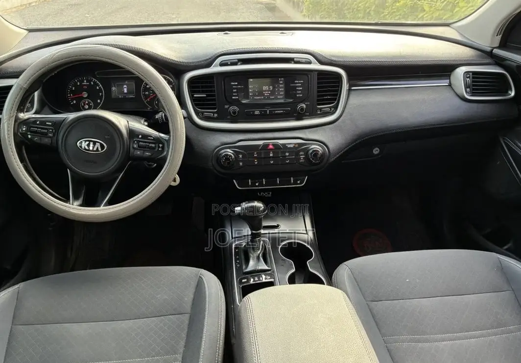 Kia Sorento 4dr SUV 2016 Black