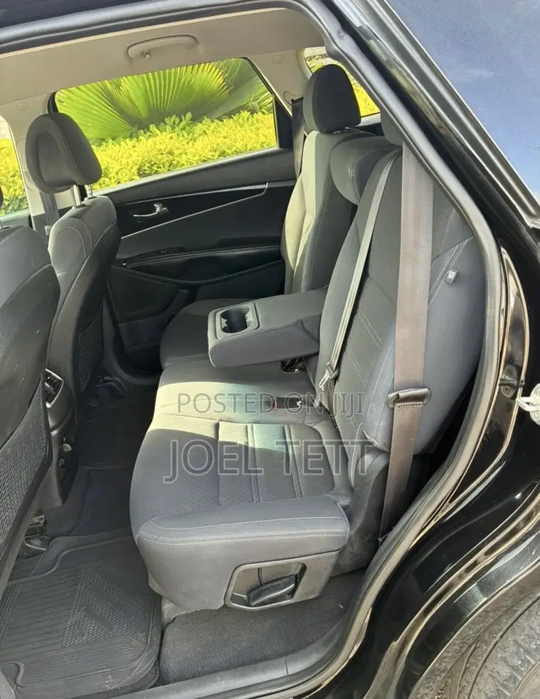 Kia Sorento 4dr SUV 2016 Black