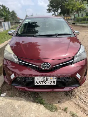 Toyota Vitz 2015 Burgundy