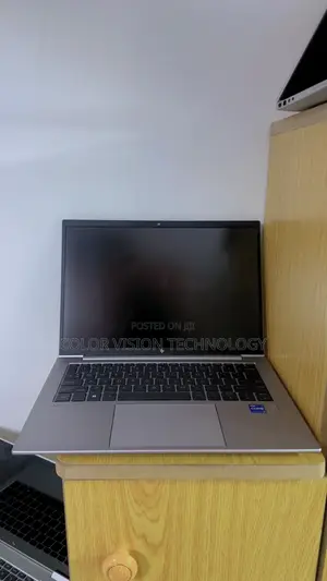 Laptop HP ZBook Firefly G9 16GB Intel Core i7 SSD 1T