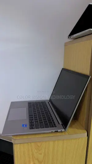 Laptop HP ZBook Firefly G9 16GB Intel Core i7 SSD 1T