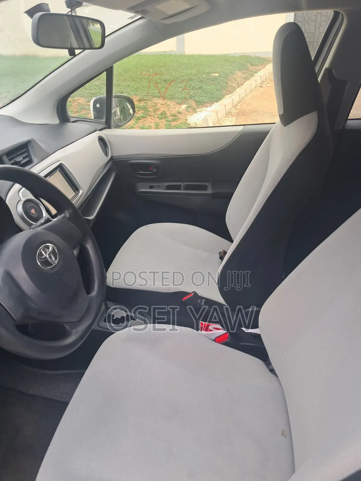 Toyota Vitz 2014 White