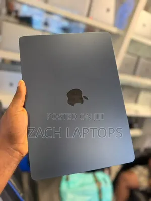 Laptop Apple MacBook Air 2022 M2 8GB Apple M2 SSD 256GB