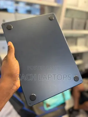 Laptop Apple MacBook Air 2022 M2 8GB Apple M2 SSD 256GB