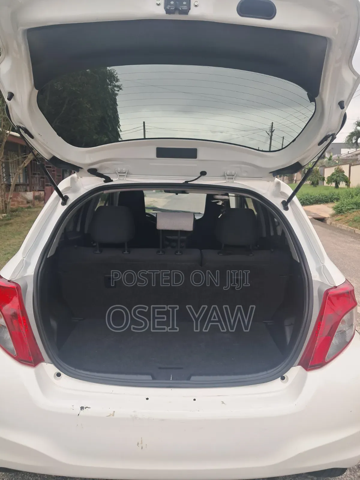 Toyota Vitz 2014 White