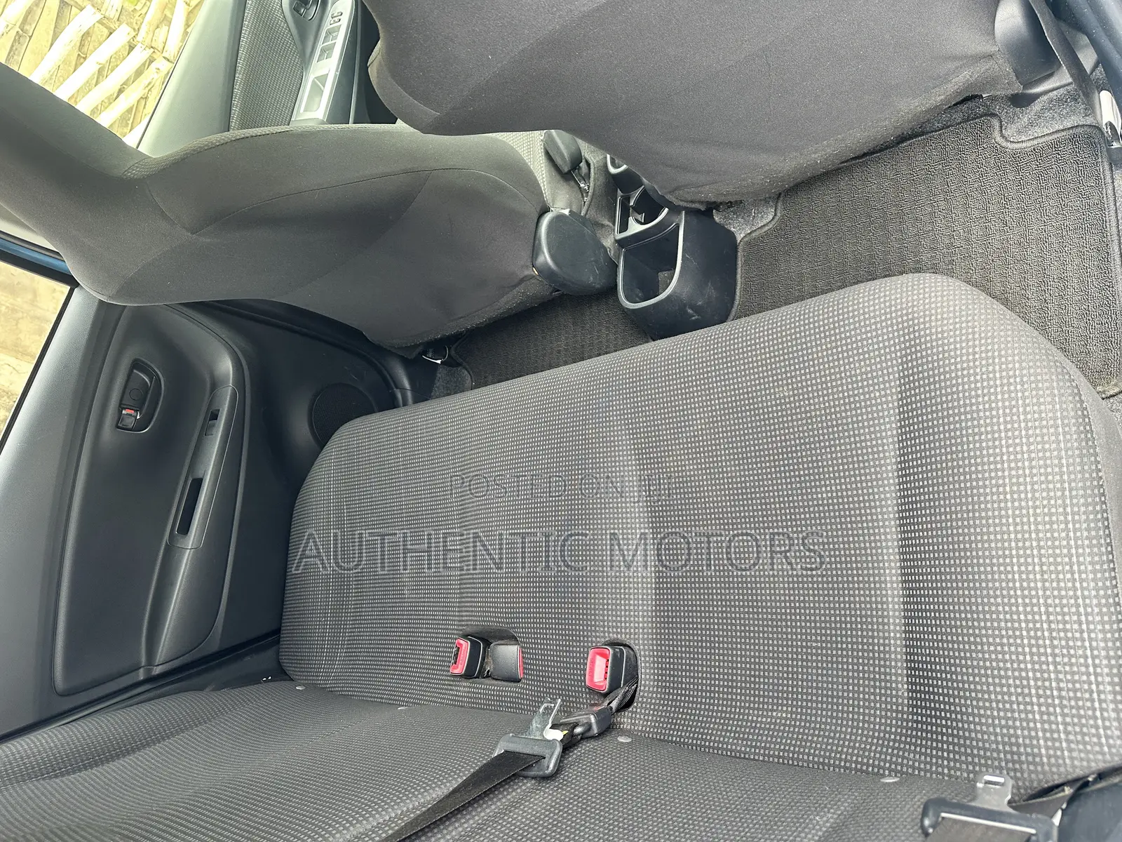 Toyota Vitz 2015 Blue