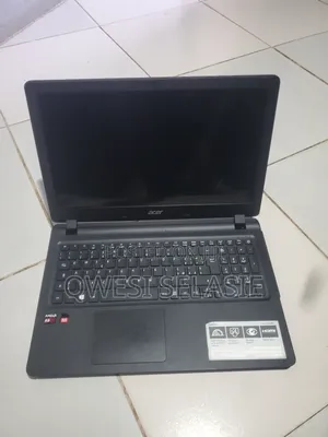 Laptop Acer Aspire ES1-523 8GB AMD Ryzen 5 HDD+SSD 500GB