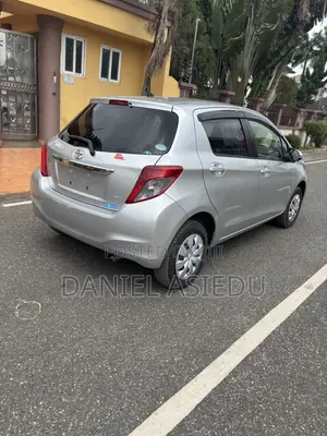 Toyota Vitz 1.3 AWD 5dr 2014 Silver