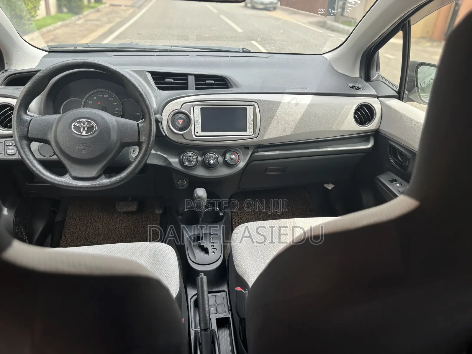 Toyota Vitz 1.3 AWD 5dr 2014 Silver