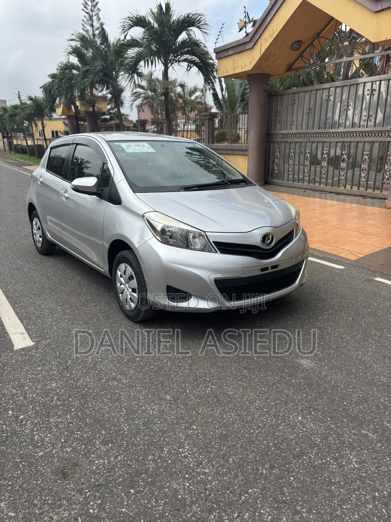 Toyota Vitz 1.3 AWD 5dr 2014 Silver