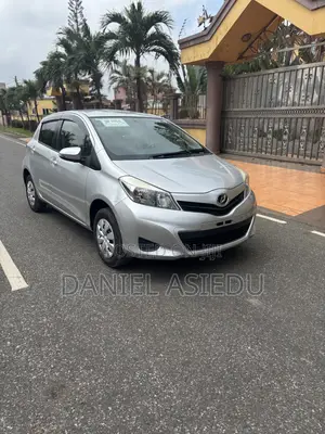 Toyota Vitz 1.3 AWD 5dr 2014 Silver