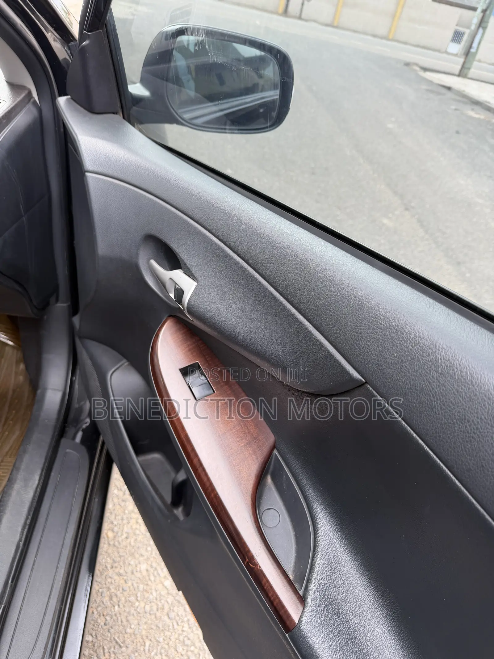 Toyota Corolla LE 4dr Sedan (1.8L 4cyl 4A) 2012 Black